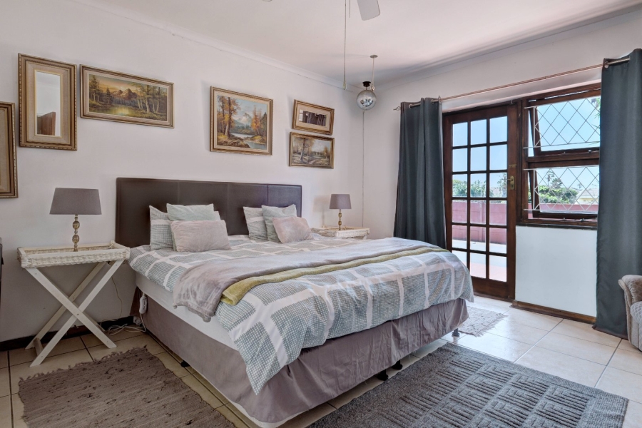 6 Bedroom Property for Sale in Bluewater Bay Eastern Cape